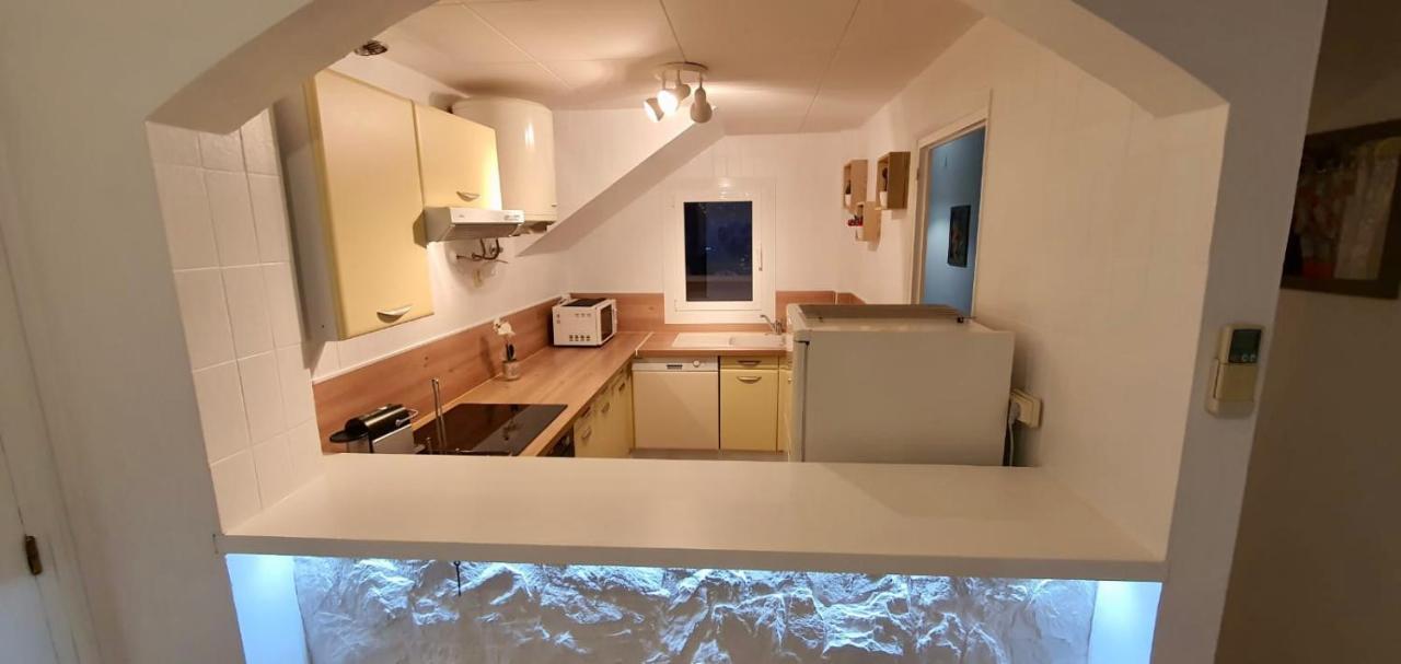 Apt Port Rhodes C, 2 Chbres, 2 Terrasses, Vue Sur Canal Principal De La Marina Et Sur Les Pyrenees Apartment Empuriabrava Ngoại thất bức ảnh
